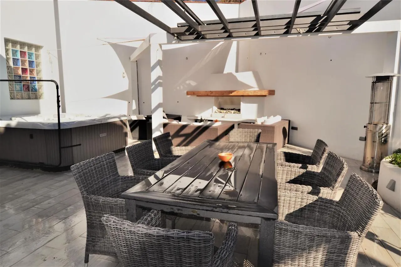 Modern Villa With Heated Pool, Jacuzzi, Sauna, Sleeps 10 Sitio de Calahonda Spain