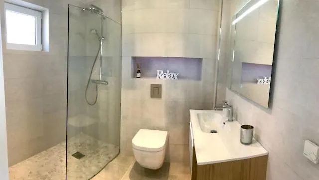 Modern Villa With Heated Pool, Jacuzzi, Sauna, Sleeps 10 Sitio de Calahonda
