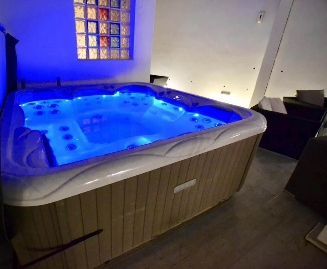 Modern Villa With Heated Pool, Jacuzzi, Sauna, Sleeps 10 Sitio de Calahonda
