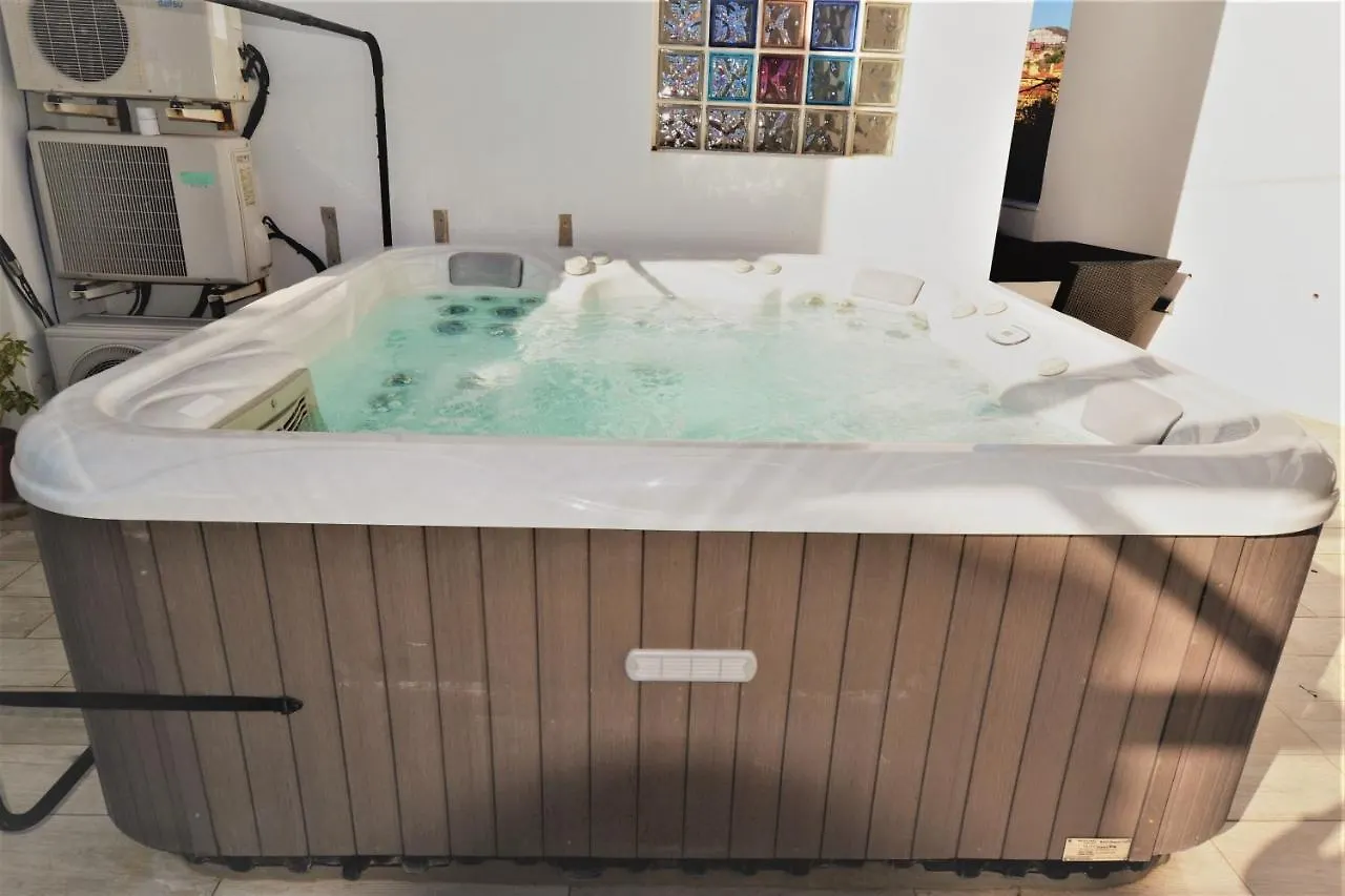 Modern Villa With Heated Pool, Jacuzzi, Sauna, Sleeps 10 Sitio de Calahonda