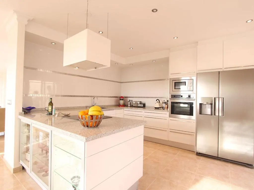 Modern Villa With Heated Pool, Jacuzzi, Sauna, Sleeps 10 Sitio de Calahonda 0*,