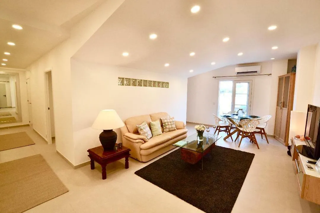 Modern Villa With Heated Pool, Jacuzzi, Sauna, Sleeps 10 Sitio de Calahonda