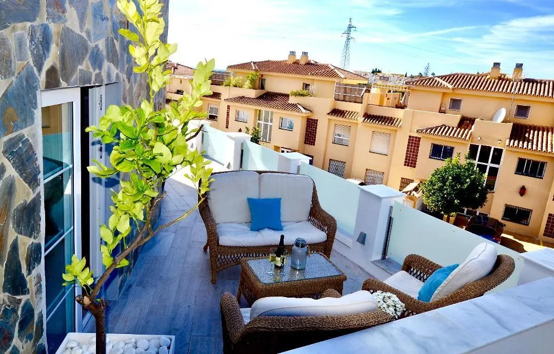 Modern Villa With Heated Pool, Jacuzzi, Sauna, Sleeps 10 Sitio de Calahonda